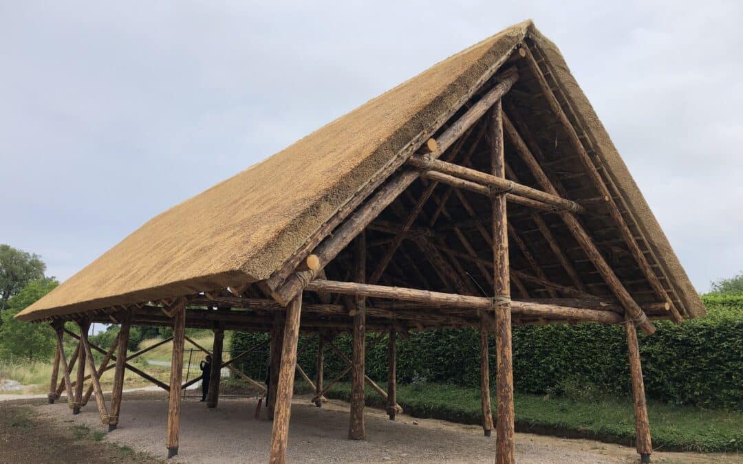 Construction d’une halle préhistorique